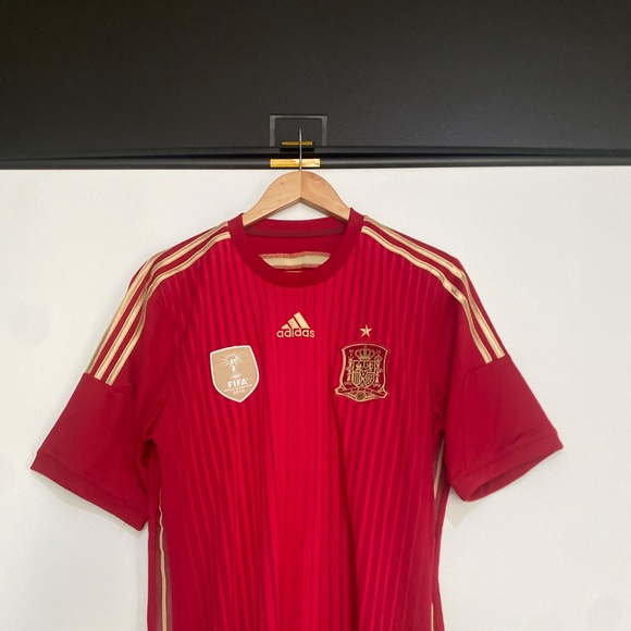 Adidas L Spain 2014 FIFA World Cup home Jersey - Picture 4 of 12